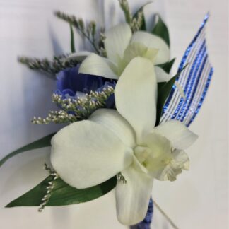 Blue & White Mixed Boutonniere