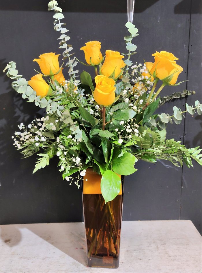 One Dozen Yellow Roses