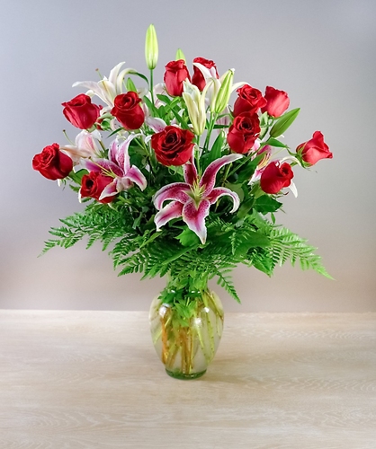 Red Roses & Lilies