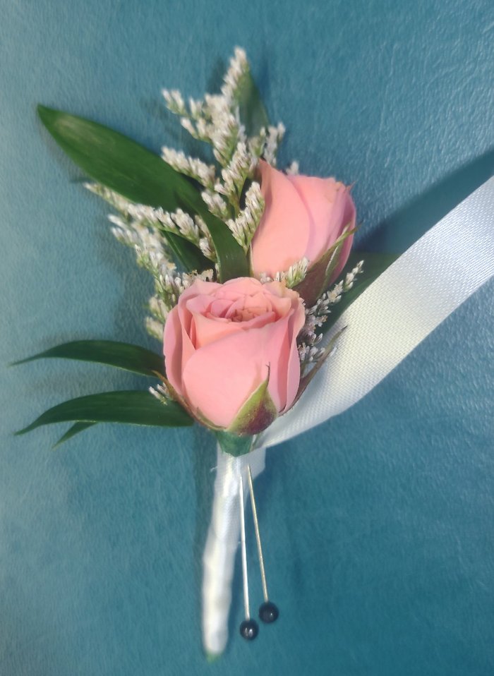 Colorful Double Rose Bout Standard