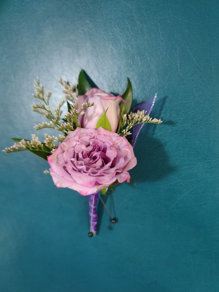 Colorful Double Rose Bout Standard