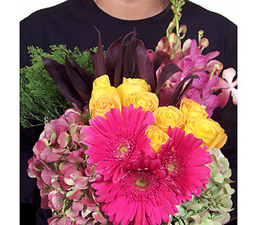 Heroman\'s Seasonal Vase, Changes Weekly