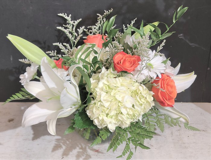 Peach Roses & Lilies